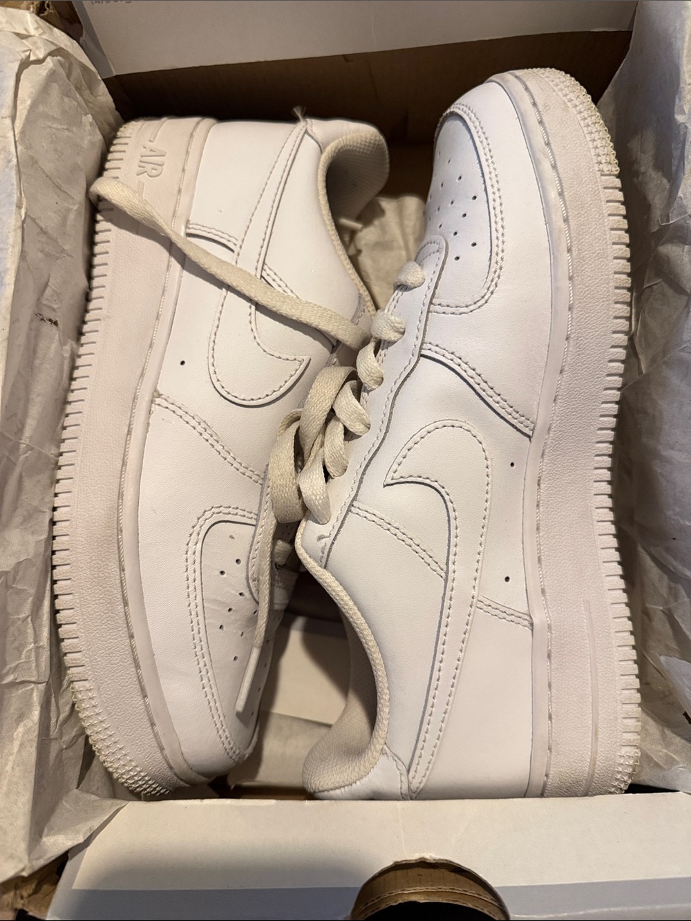 Air Force 1 LE GS Nike White Kids Low-Top Leather Sneakers